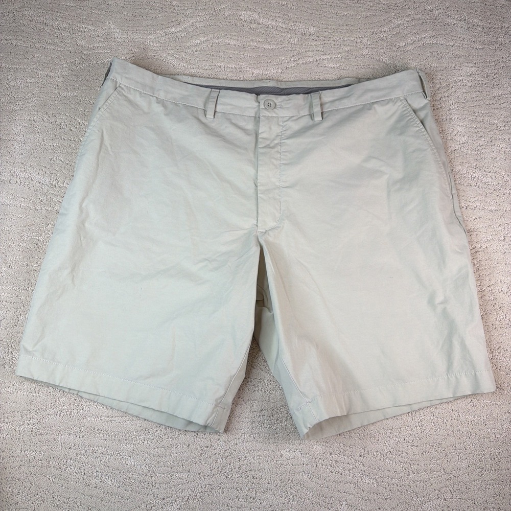 Men's Vineyard Vines Size 42B On The Go OTG Tan Golf Performance Shorts